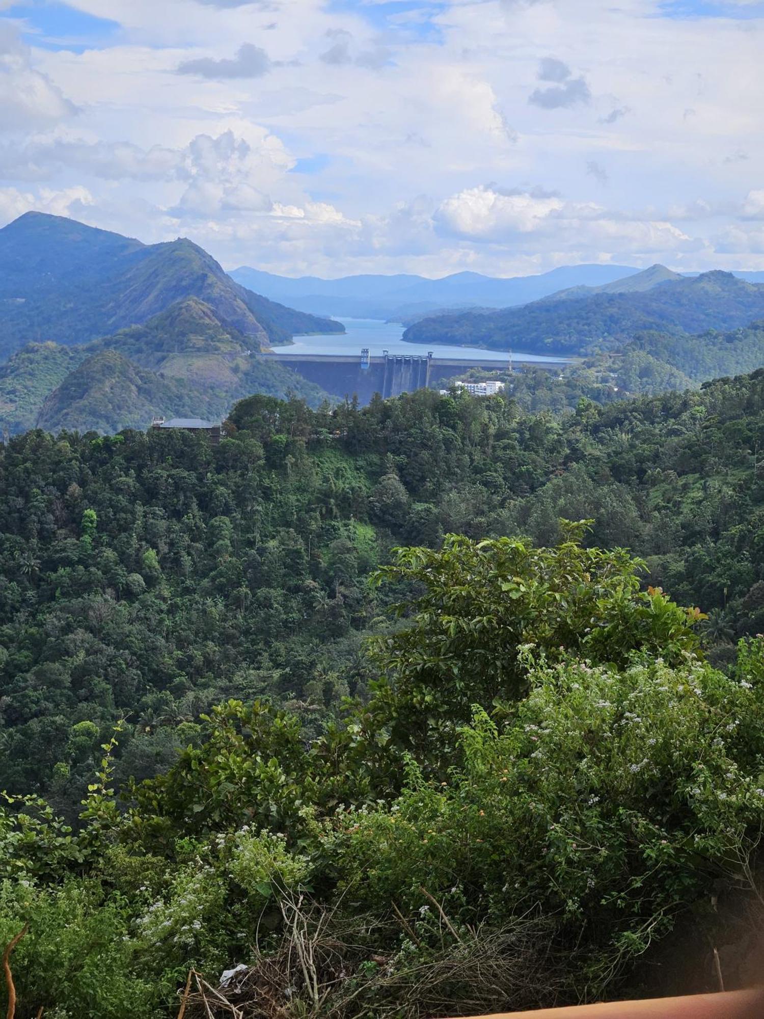 Idukki Dam View Resort Экстерьер фото